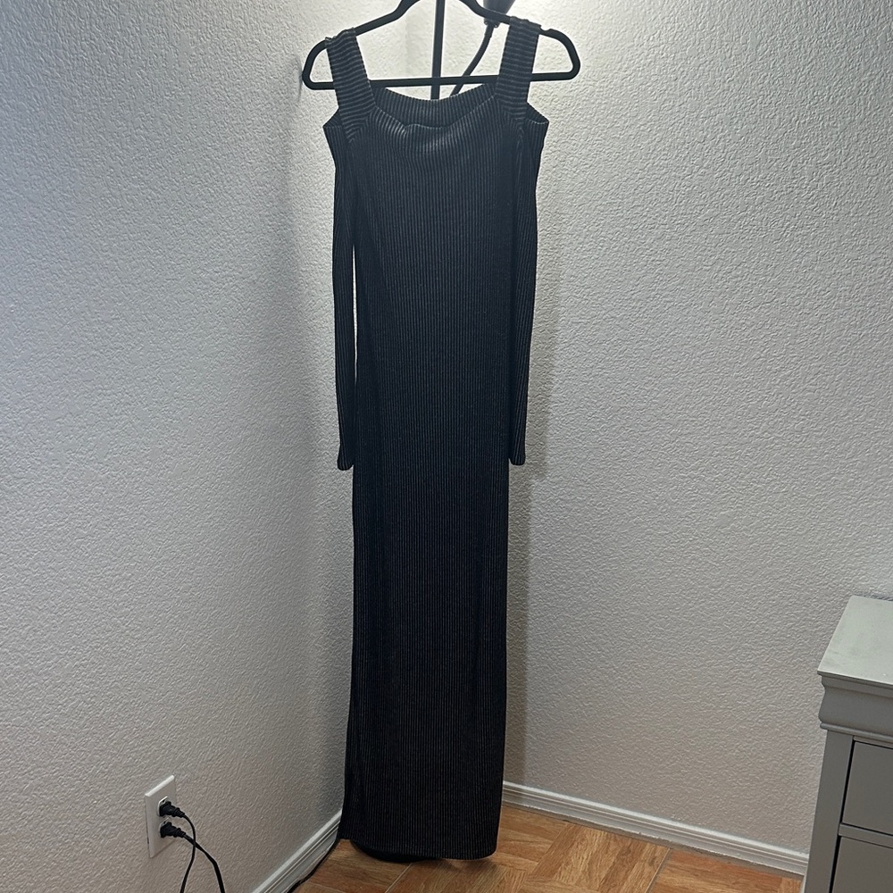 Chic Black & Grey Ribbed Sweater Maxi Dress